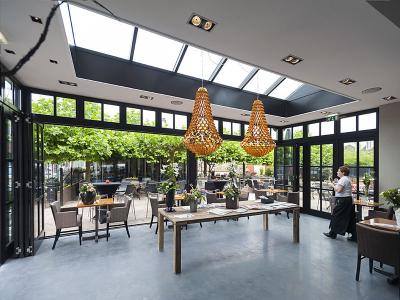 Een horecapand in Deurne is verbouwd tot Grand Café.