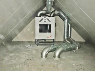 Het Zehnder ComfoAir Q ventilatiesysteem met warmteterugwinning.