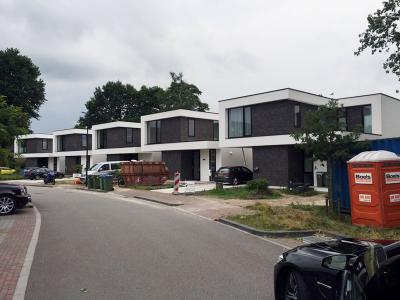 Het straatje met de 5 energiezuinige woningen.