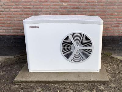 De stille buitenunit van de Stiebel Eltron WPL 15 ACS lucht/water warmtepomp