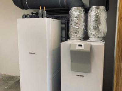 De Stiebel Eltron WPL 17 IKCS lucht/water warmtepomp met de bijbehorende boiler.