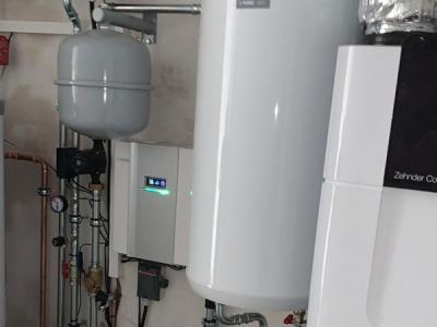 De 300 liter boiler van de Nibe F2120-16 warmtepomp