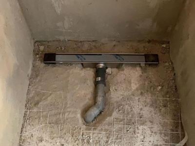 We verzorgen ook het volledige sanitair, de opbouw van de drain van de douche.