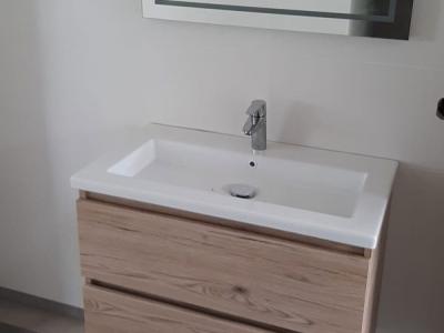 We installeren in deze woning ook al het sanitair, uitgezocht in onze showroom (in Nederweert).